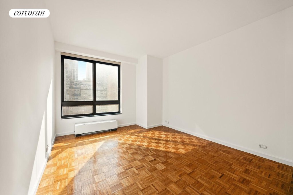 100 United Nations Plaza, Unit 16D photo 10