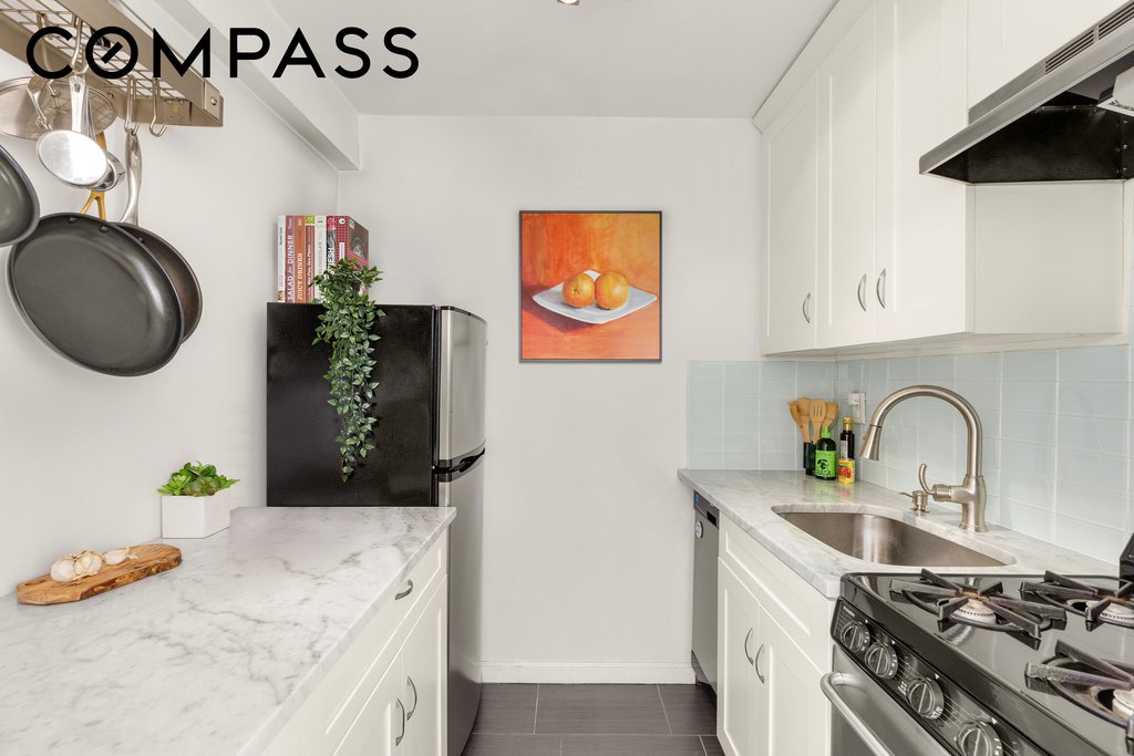 333 East 14th Street, Unit 11A photo 3