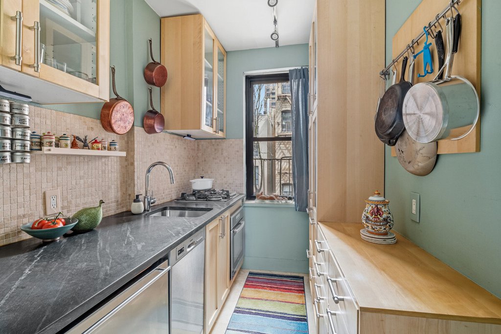 349 East 49th Street, Unit 4A