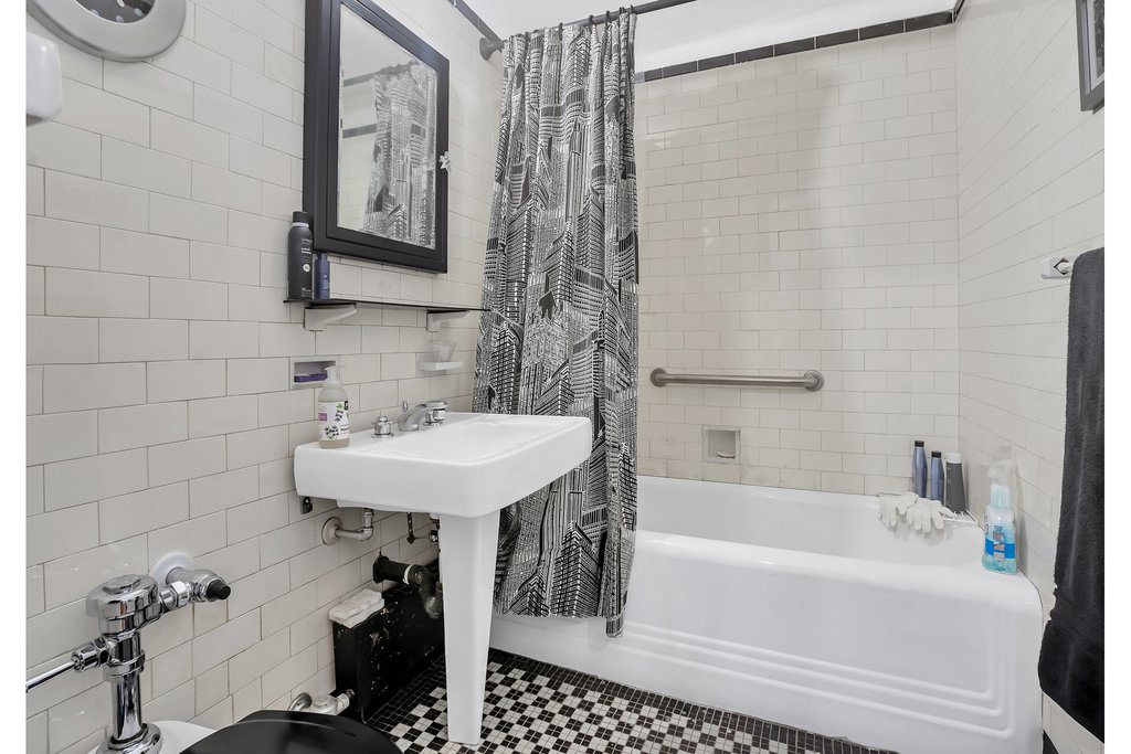 353 West 56th Street, Unit 3J photo 4