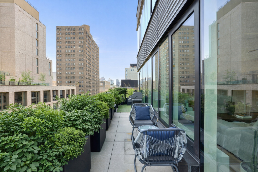 202 Broome Street, Unit 7M photo 4
