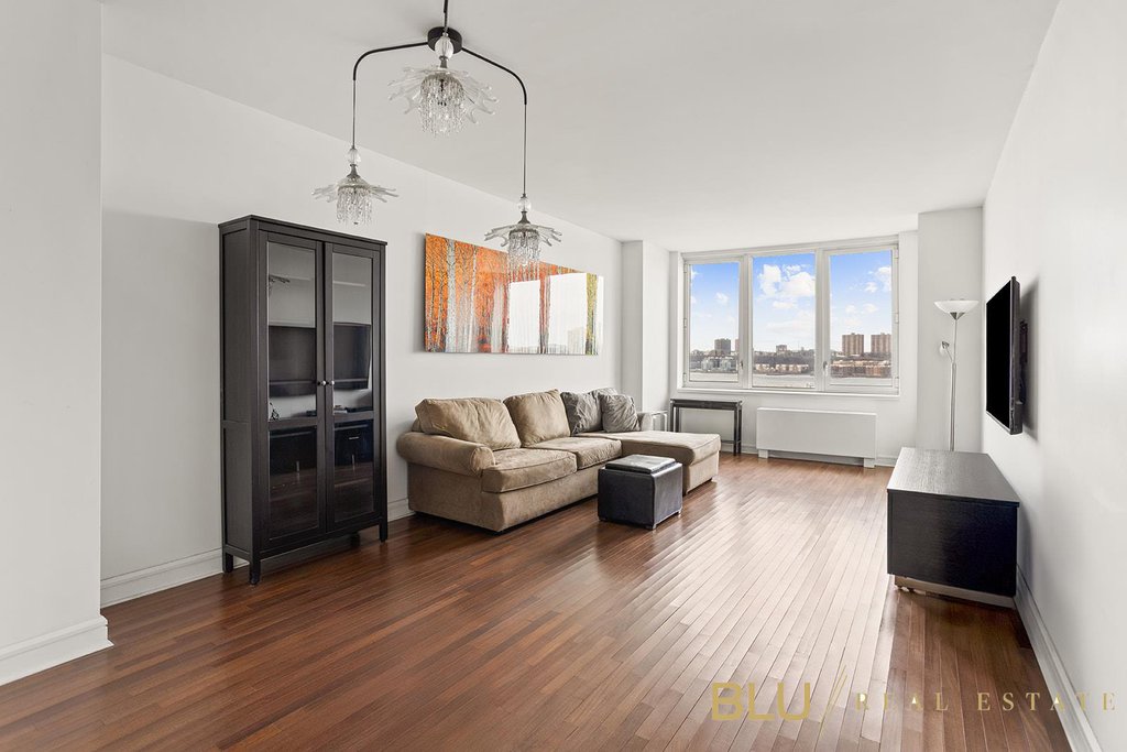120 Riverside Boulevard, Unit 11L