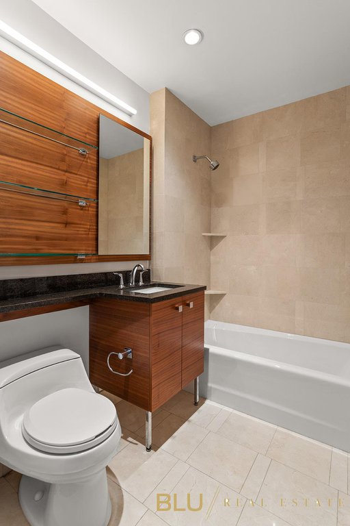 120 Riverside Boulevard, Unit 11L photo 8