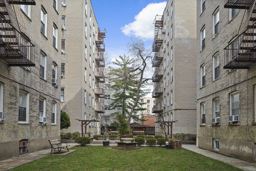 868 East 7th Street, Unit 3H photo 10