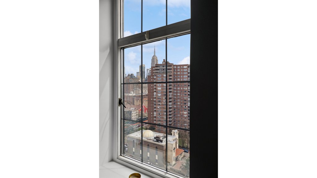 410 West 24th Street, Unit 15C photo 2
