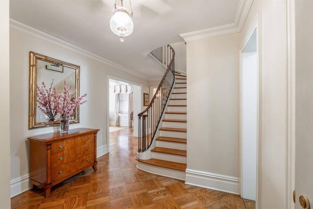 20 Sutton Place South, Unit 10/11A photo 2
