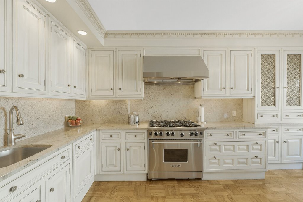 20 Sutton Place South, Unit 10/11A photo 7
