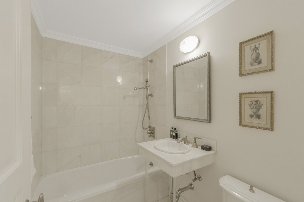 20 Sutton Place South, Unit 10/11A photo 27