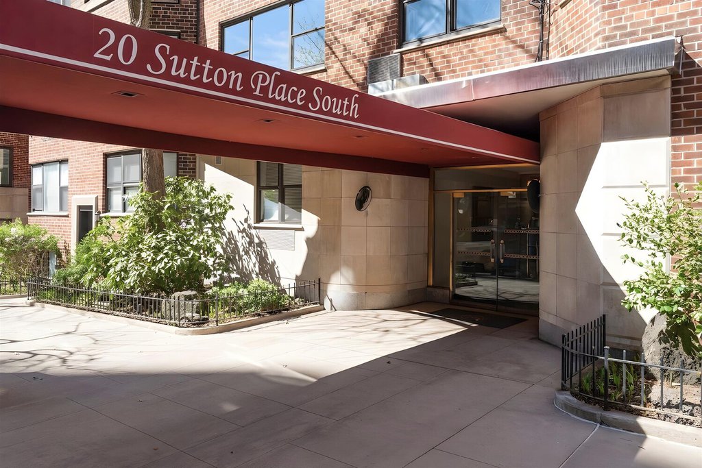 20 Sutton Place South, Unit 10/11A photo 32
