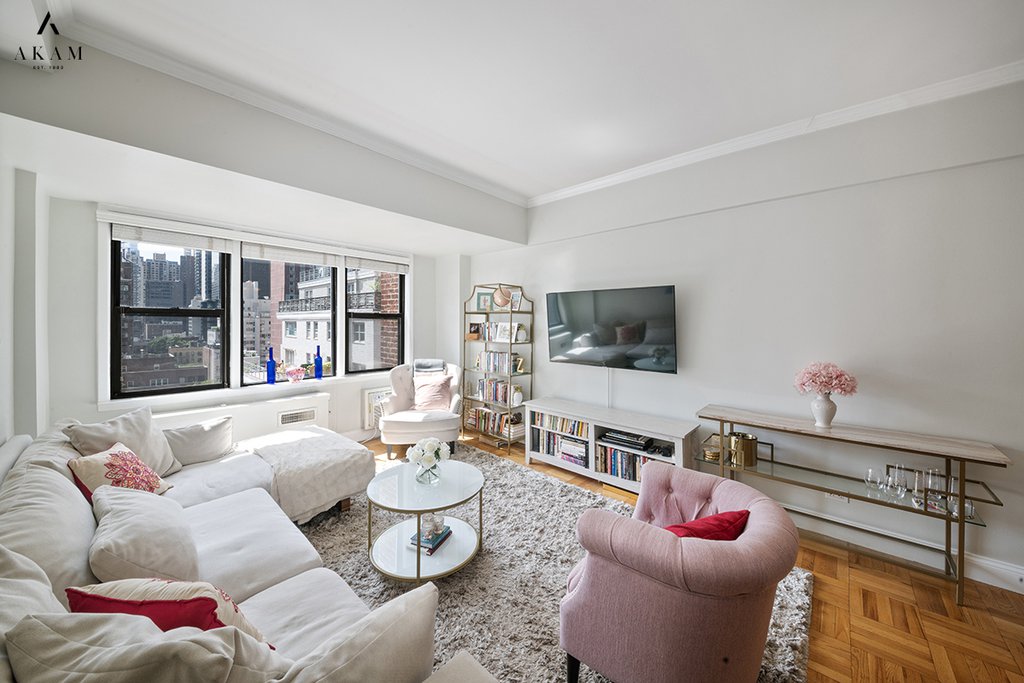 220 East 54th Street, Unit 12H photo 2