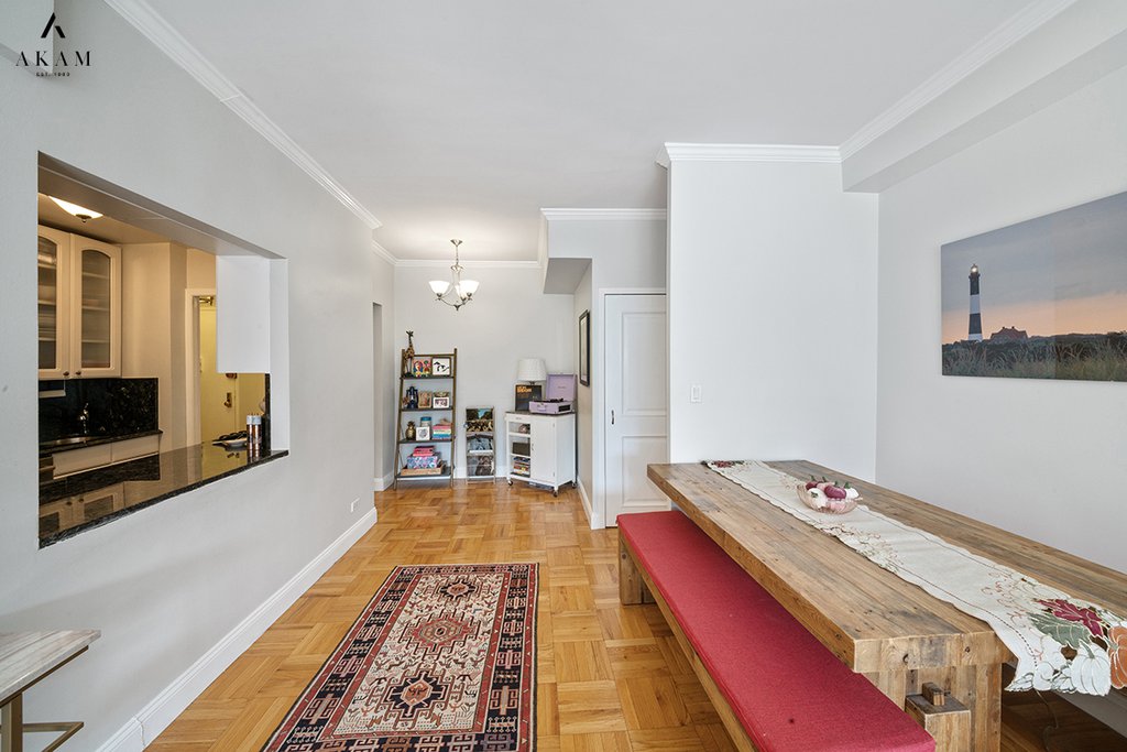 220 East 54th Street, Unit 12H photo 3