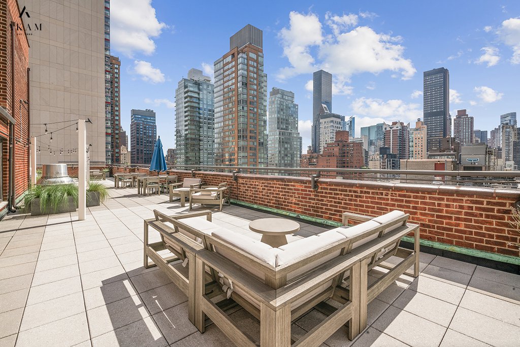 220 East 54th Street, Unit 12H photo 8