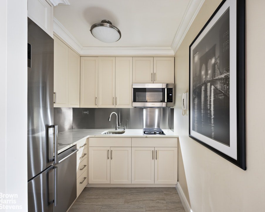 230 East 15th Street, Unit 5R photo 4