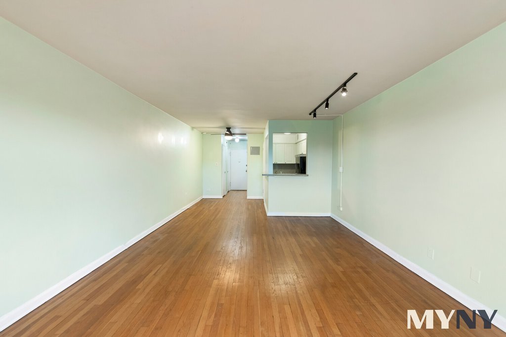 5235 Post Road, Unit 3H photo 3