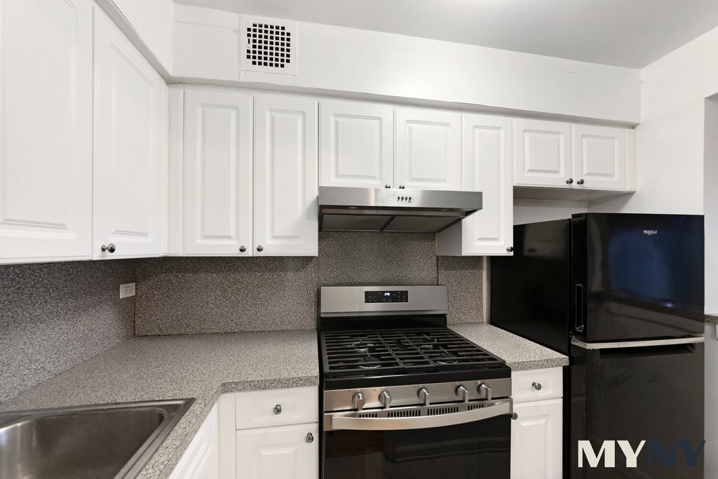 5235 Post Road, Unit 3H photo 5