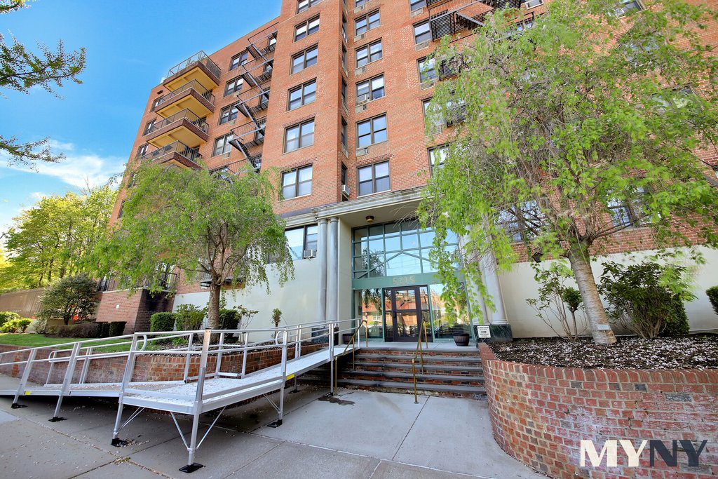 5235 Post Road, Unit 3H photo 12