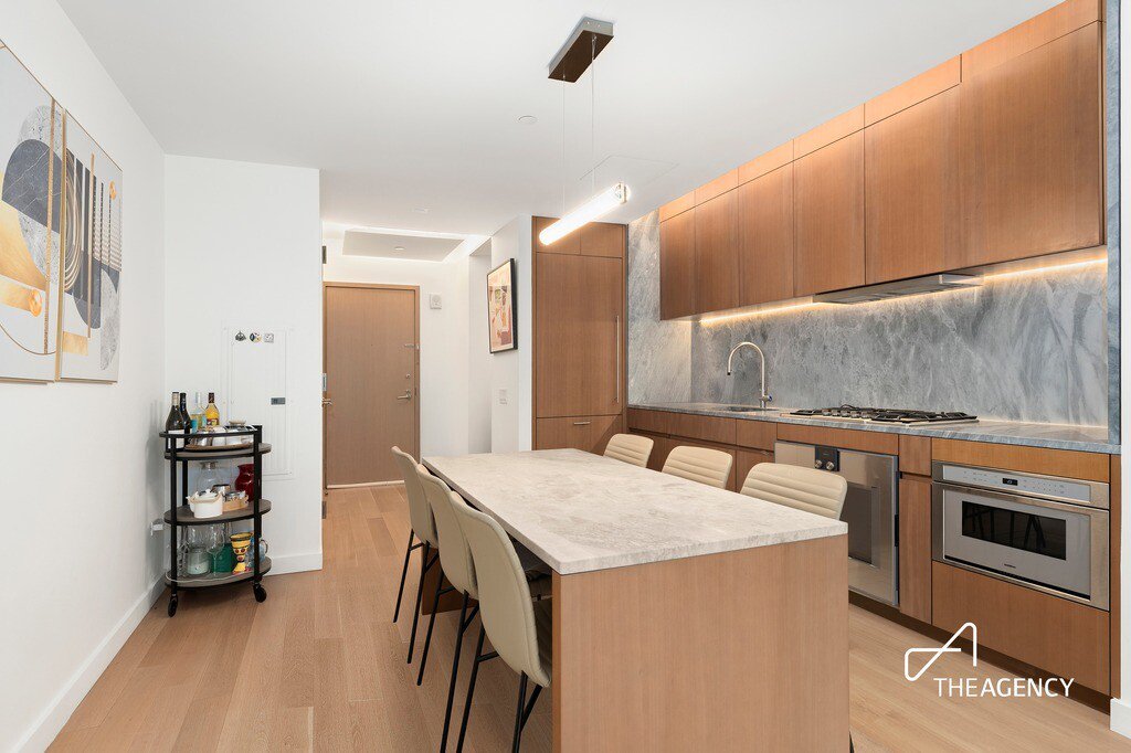 611 West 56th Street, Unit 3B photo 2