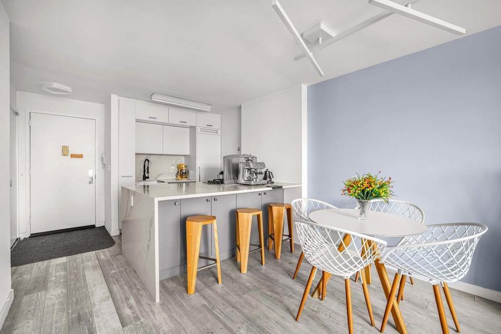 225 Rector Place, Unit 9J photo 3