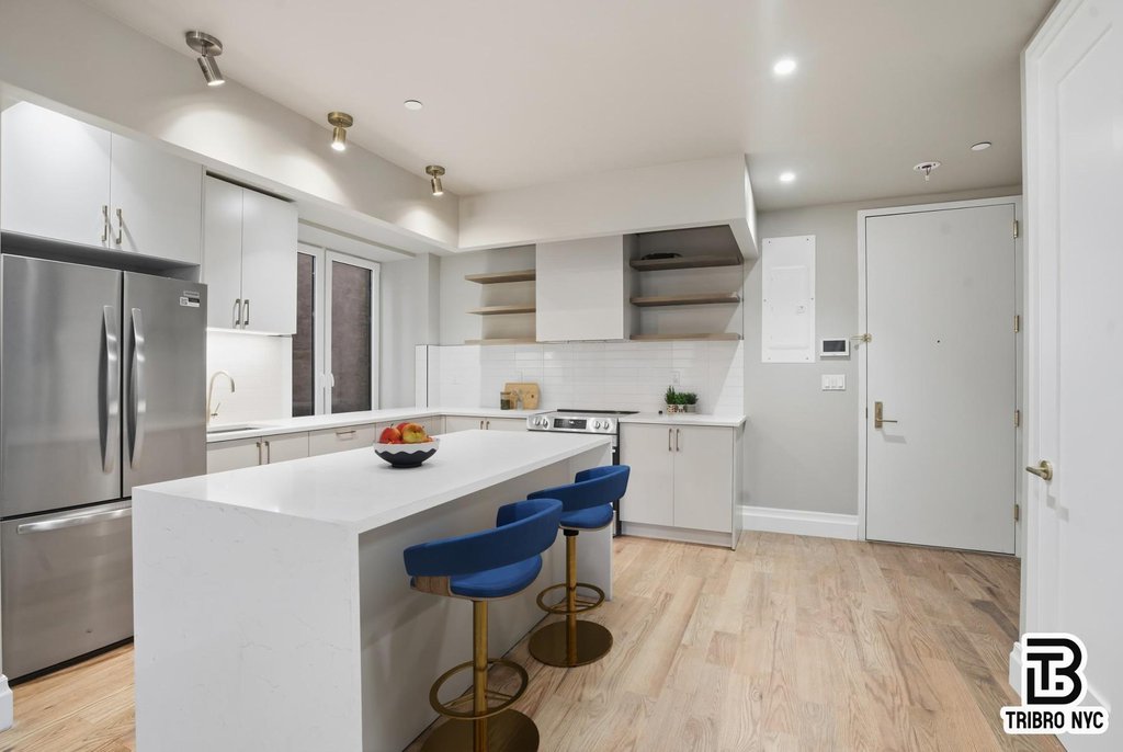 129 Russell Street, Unit 1E photo 11