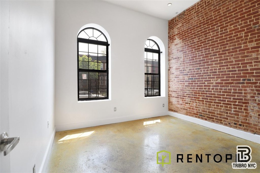 753 Lexington Avenue, Unit 1D photo 2