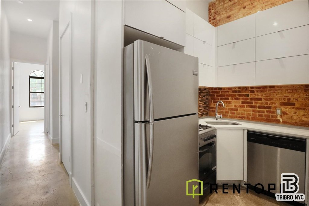 753 Lexington Avenue, Unit 1D photo 6