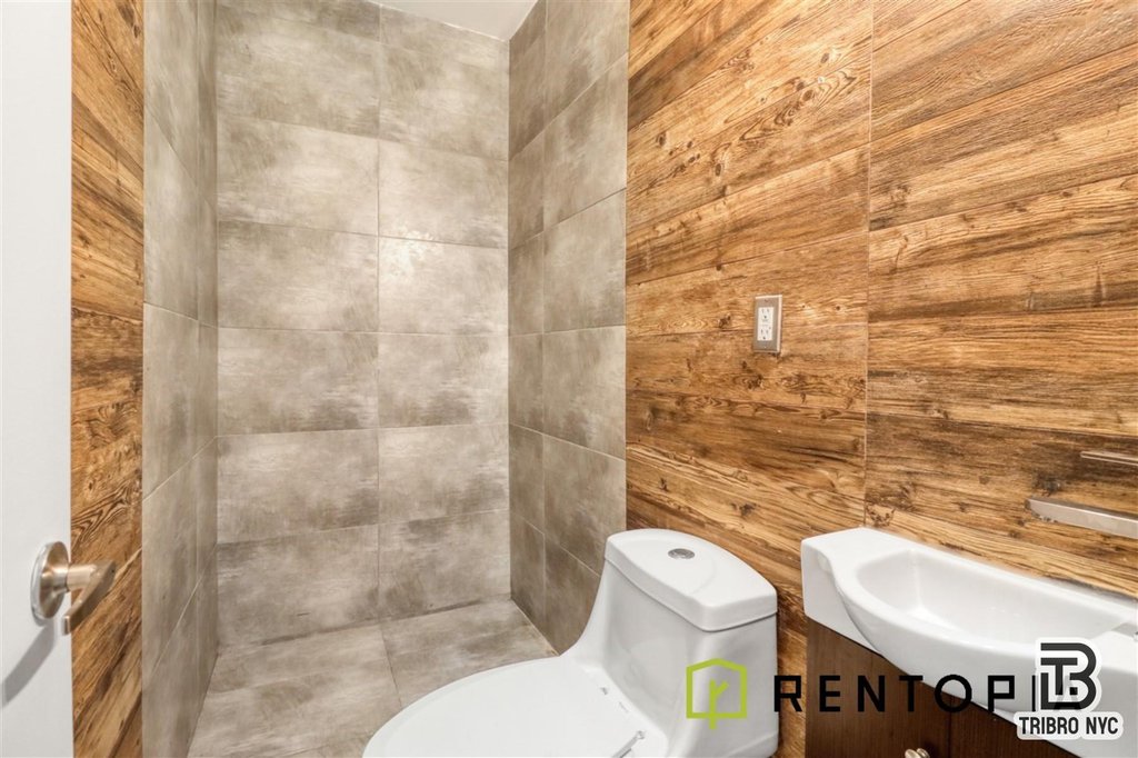 753 Lexington Avenue, Unit 1D photo 8