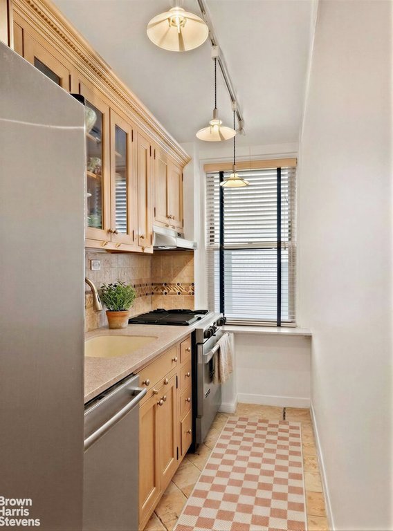 220 East 73rd Street, Unit 9H photo 9