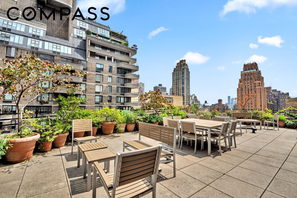 310 East 49th Street, Unit 1E photo 9