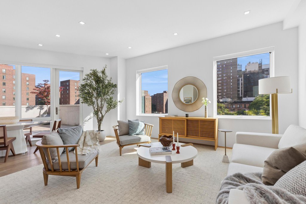 355 East 19th Street, Unit PH photo 2