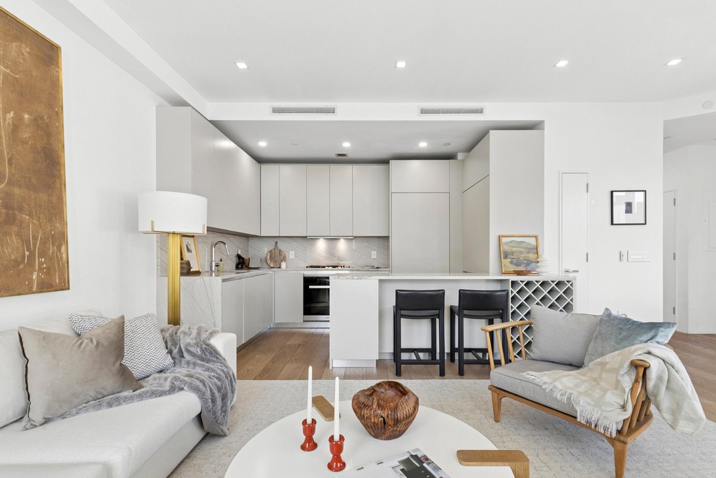 355 East 19th Street, Unit PH photo 4