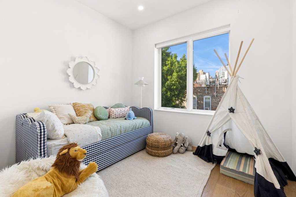 355 East 19th Street, Unit PH photo 10