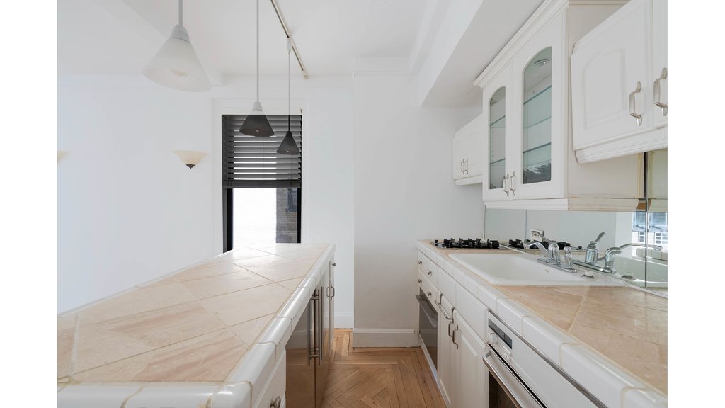 400 East 59th Street, Unit 3H photo 10