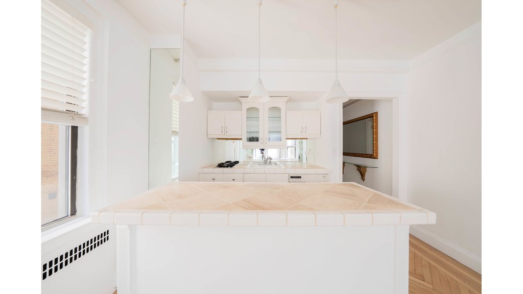 400 East 59th Street, Unit 3H photo 8