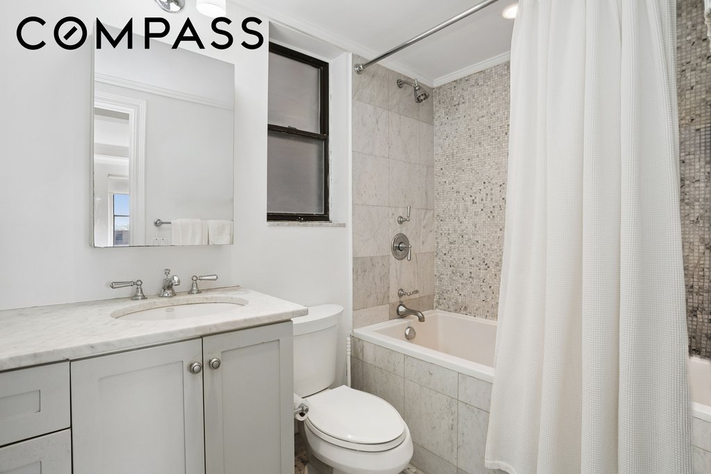 865 United Nations Plaza, Unit 9C photo 9