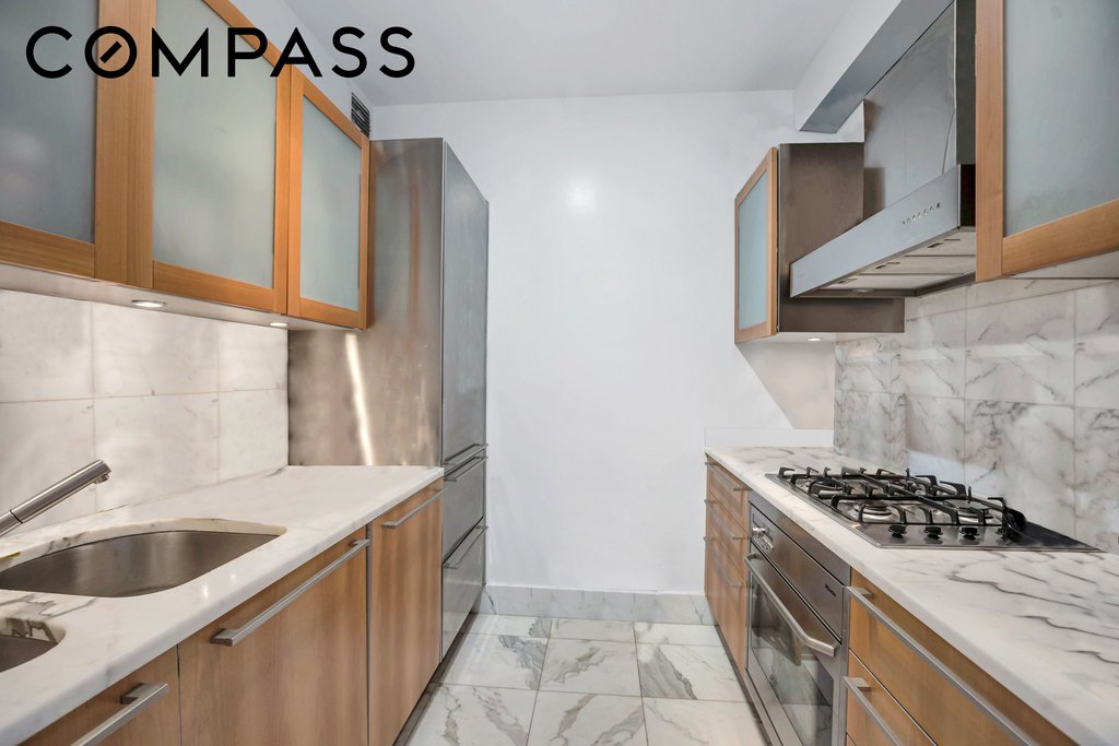 25 Columbus Circle, Unit 59F photo 2