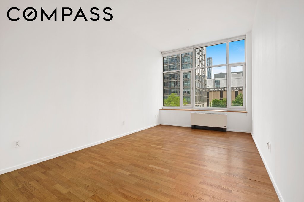 635 West 42nd Street, Unit 2H photo 2