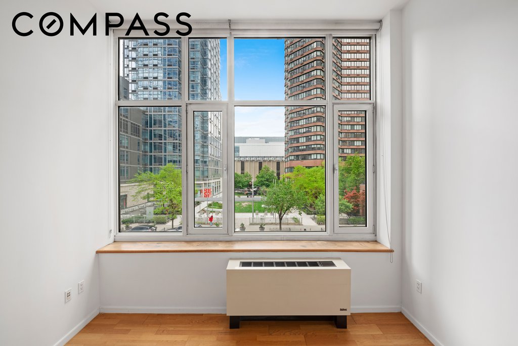 635 West 42nd Street, Unit 2H photo 3
