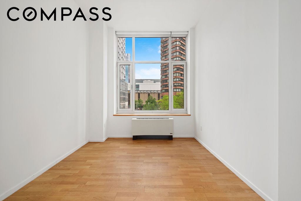 635 West 42nd Street, Unit 2H photo 10
