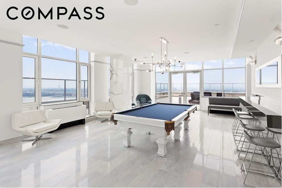 635 West 42nd Street, Unit 2H photo 15