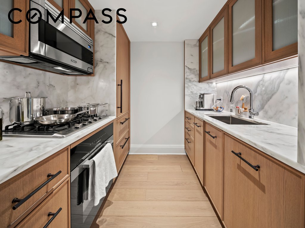 210 Warren Street, Unit 9F photo 5
