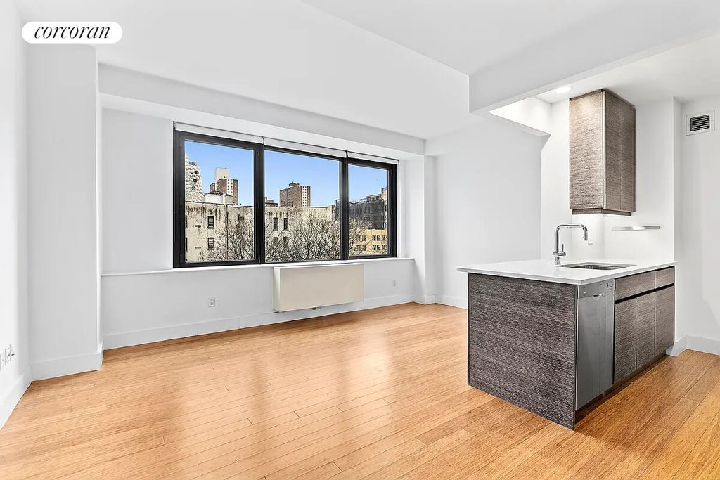 305 West 16th Street, Unit 4A photo 2