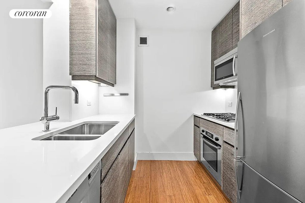 305 West 16th Street, Unit 4A photo 4