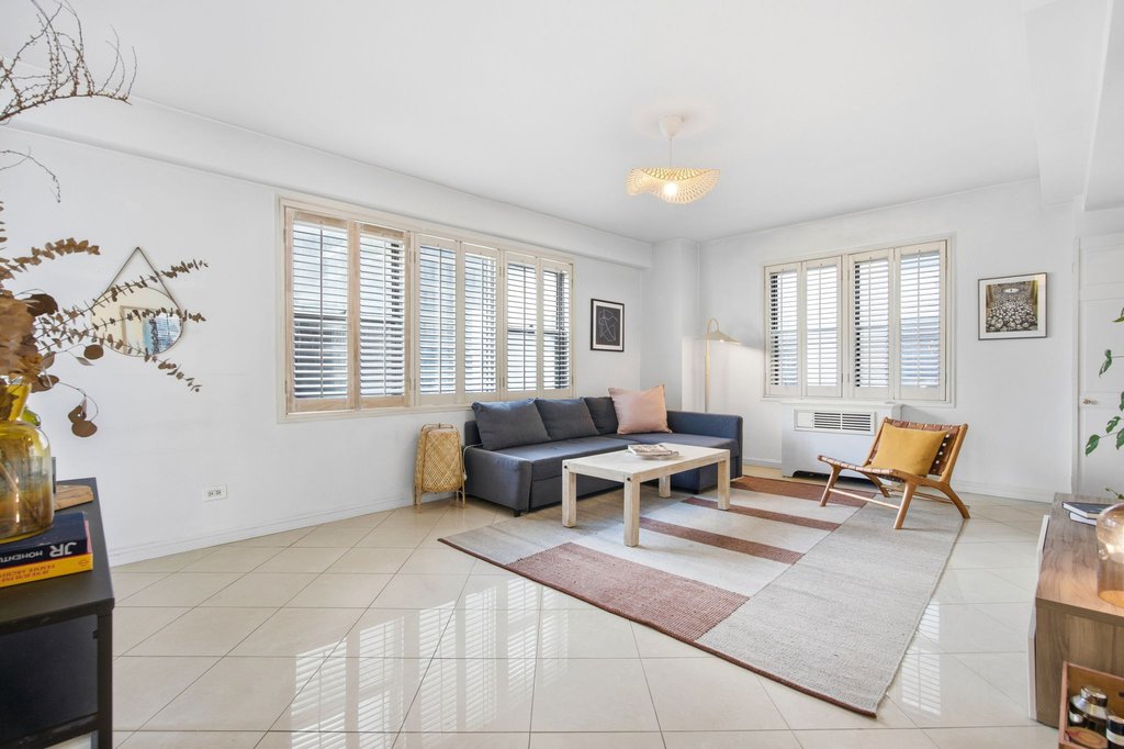 310 East 49th Street, Unit 12B photo 3
