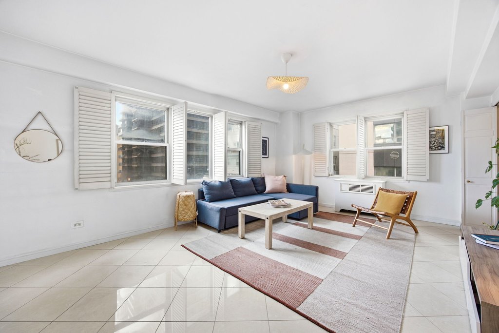 310 East 49th Street, Unit 12B photo 4