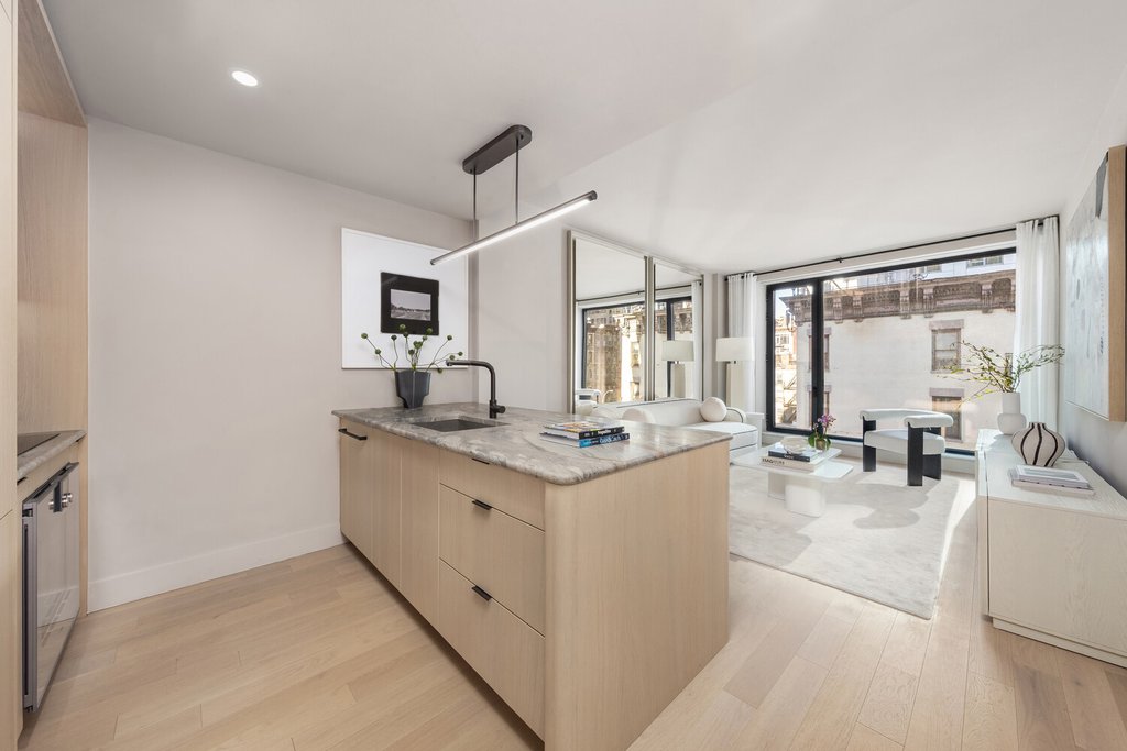 400 West 38th Street, Unit 5CN photo 2