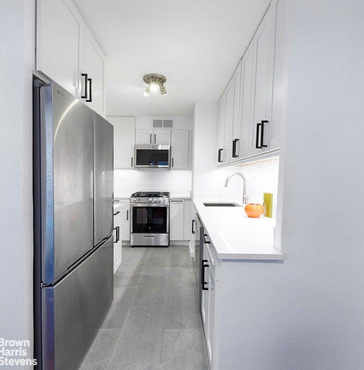 330 Third Avenue, Unit 9A photo 4