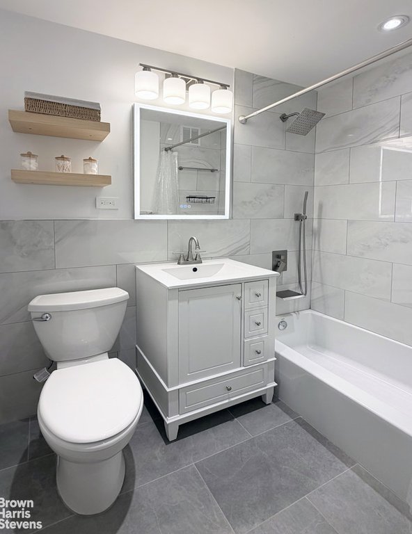 330 Third Avenue, Unit 9A photo 6
