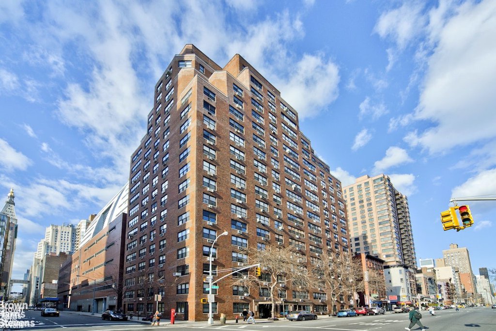 330 Third Avenue, Unit 9A photo 9