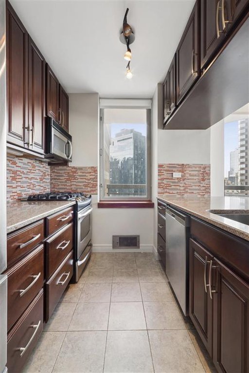 500 West 43rd Street, Unit 21B photo 5