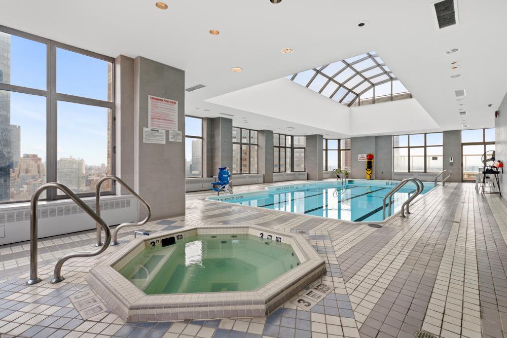 500 West 43rd Street, Unit 21B photo 10